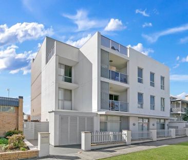 2 Bedroom Apartment Spacious & Sunny&excl; - Photo 6