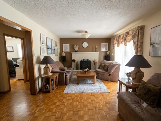 For Lease - 16 Cassis Drive, Toronto, Ontario - Photo 1