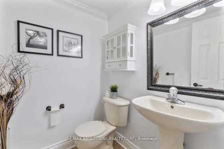 Detached Home For Lease | W9245835 - Photo 3