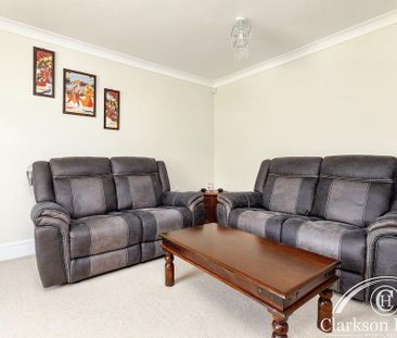 5 bedroom detached house to rent - Photo 3