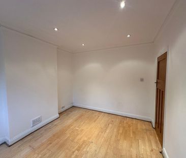 5 Bed End Terrace, Lakehall Gardens, CR7 - Photo 1