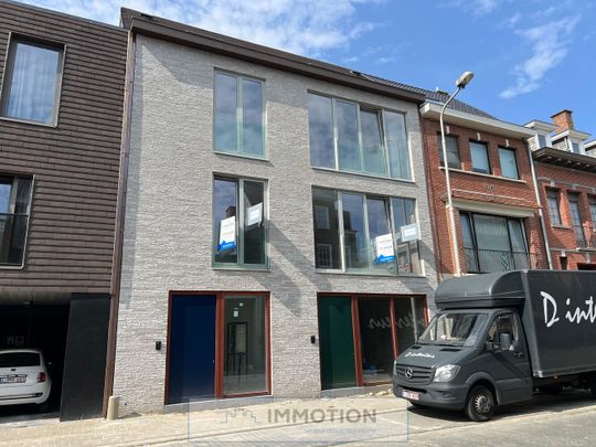 Volledig nieuwe woning met 3 slaapkamers op Top locatie en met topafwerking. - Photo 1