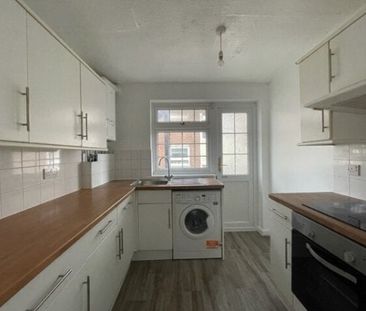 Lyndhurst Court, South Woodford, E18, Property for rent - Photo 3