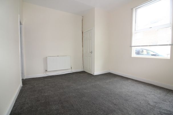 2 Bedroom Mid Terraced House - Photo 1