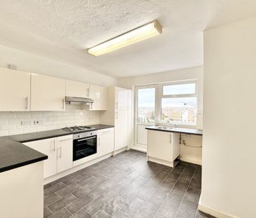 3 bed Flat Manners Corner, Manners Way, Southend-On-Sea, SS2 - Photo 5