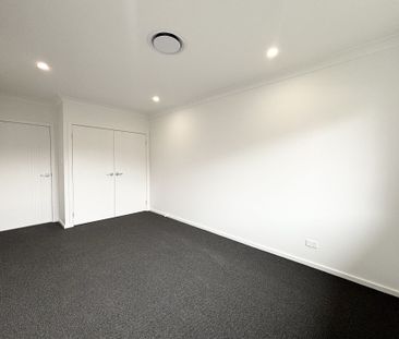 Sophisticated Living in the Heart of Gledswood Hills - Photo 1