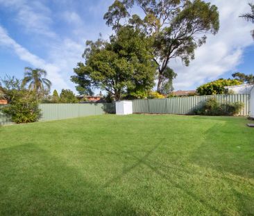 “Spacious home located in lovely locale” - Photo 4