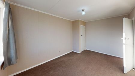 Awapuni - 3 Bedrooms - Photo 5