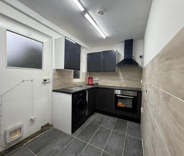 4 bedroom terraced house to rent - Photo 1