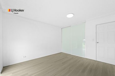 Bright & Modern 2 Bedroom Apartment - Photo 3