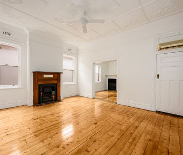 Charming Californian Bungalow in Prime Bayside Location - Photo 2