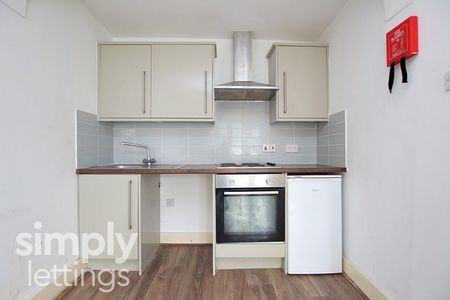 1 Bed property for rent - Photo 2