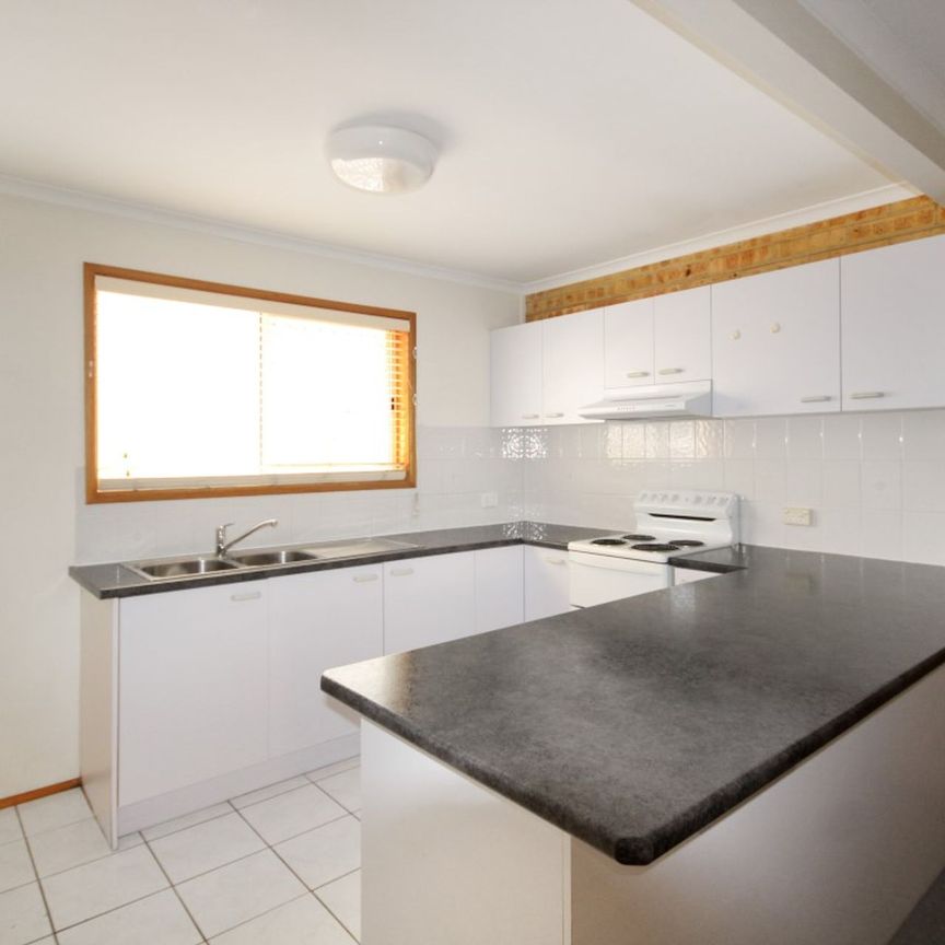 Spacious 2 Bedroom Townhouse in a Great Location&excl; - Photo 1
