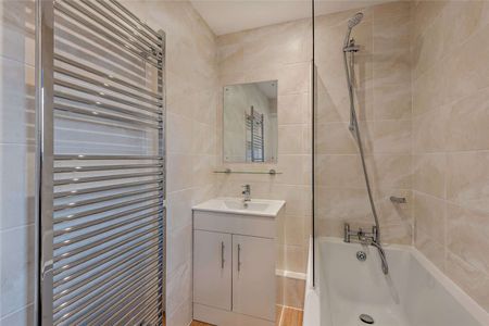 A charming country home in the grounds of a Georgian country residence. - Photo 5