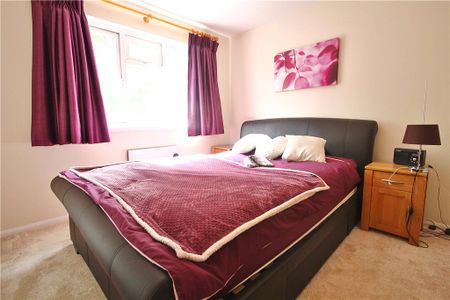 Torridon Close, Woking, Surrey, GU21 3DB - Photo 4