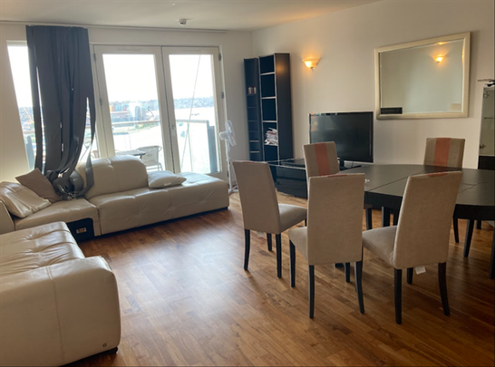 Flat , New Providence Wharf, Fairmont Avenue, London - Photo 1