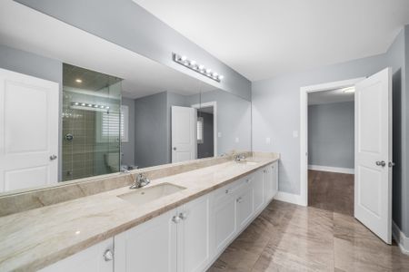 For Lease - 35 Tyndall Drive, Bradford West Gwillimbury, Ontario - Photo 2