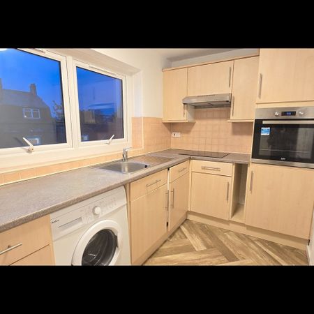 2 Bed Flat, Lovell Park Hill, LS7 - Photo 3