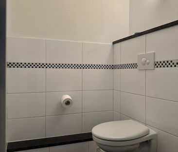 Room with private kitchen and shower in the city center te huur - Photo 6