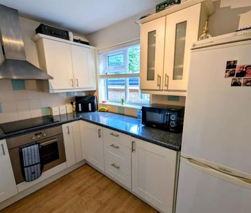 2 bedroom maisonette to rent - Photo 4