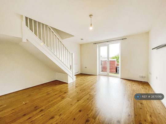 2 bedroom terraced house to rent - Photo 1