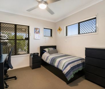 Beautiful Family Home in Edenbrooke Estate - Photo 3