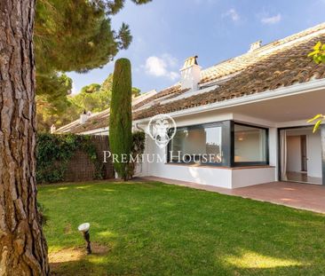 Adosado en alquiler con jardín privado y vistas al mar en Supermaresme - Photo 2