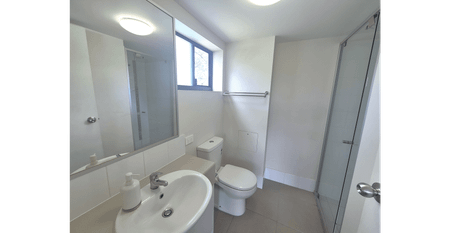 Modern Unit with Private Balcony & Lift Access - Photo 5