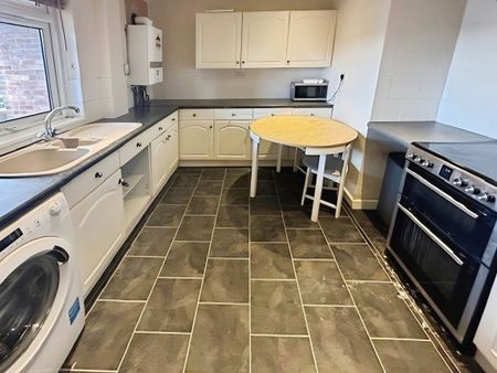 One-Bedroom House share - Photo 4