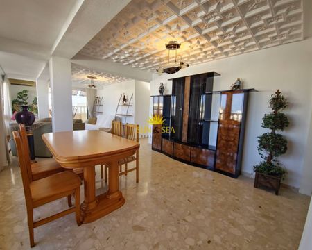 4 BEDROOM PENTHOUSE FOR RENT WITH SEA VIEWS IN THE CENTER OF TORREVIEJA - Photo 5