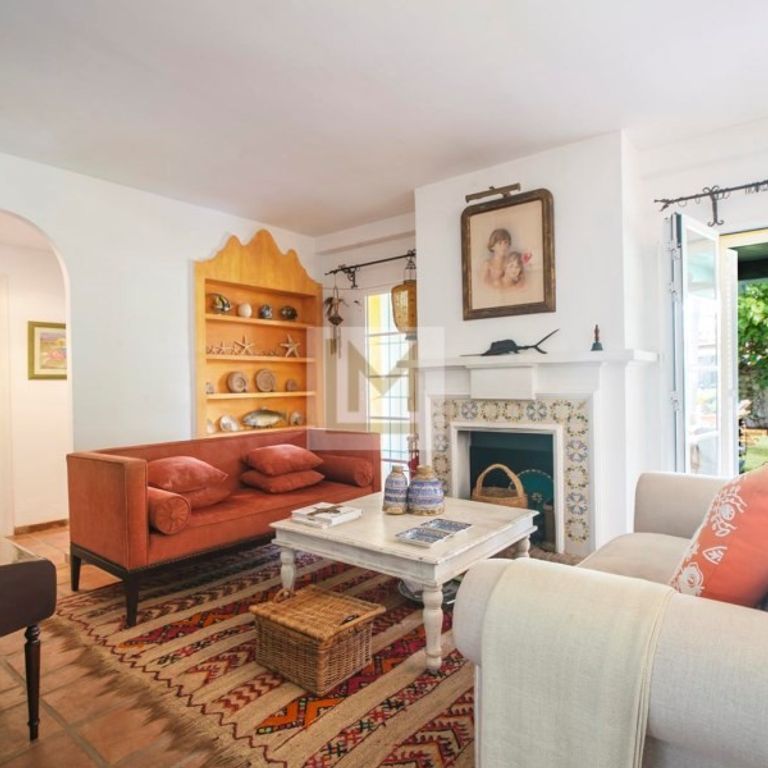 Luxury Villa for rent in Estepona, Andalusia - Photo 1