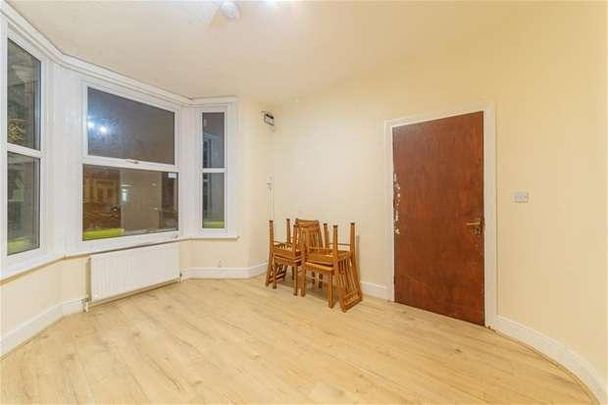 Meanley Road, London, E12 - Photo 1