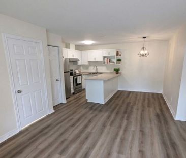 For Lease - 4140 Foxwood Drive Unit# 901, Burlington, Ontario - Photo 2