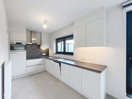 Appartement met twee slaapkamers en groot terras - Photo 5