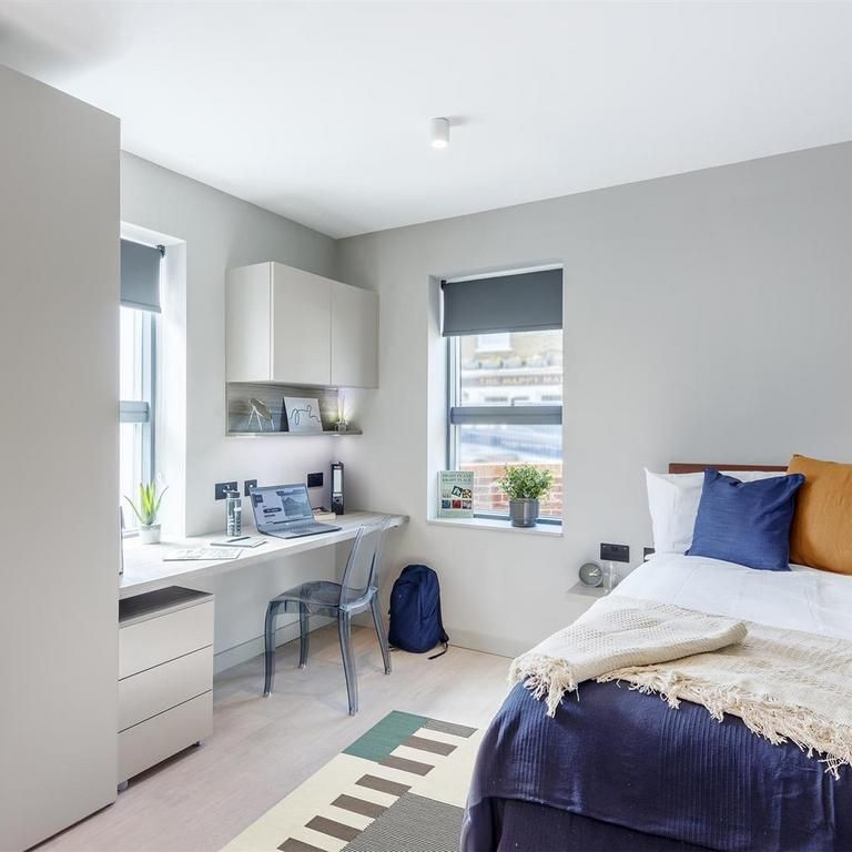 Studio to rent - Photo 1