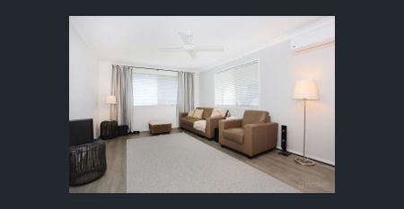 GREAT FAMILY HOME WITH A LARGE BACK YARD! GARDEN SERVICE INCLUDED IN RENT! - Photo 2