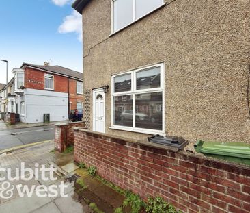 2 bedroom end of terrace house to rent - Photo 1