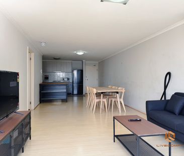 West Melbourne - Photo 2