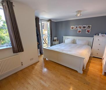 10 Ashdown Close, Woking - 4 bedrooms Property for lettings - Seymours - Photo 5