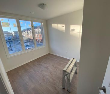 For Lease - 251 Danzatore Path Unit# 23, Oshawa, Ontario - Photo 6