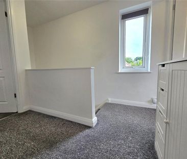 3 bedroom end of terrace house to rent - Photo 4