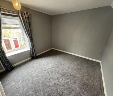 2 bedroom end of terrace house to rent - Photo 6