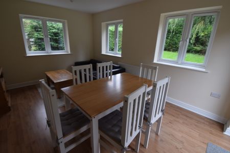 5 bed semi-detached house to rent in Brereton Close, Norwich, NR5 - Photo 4