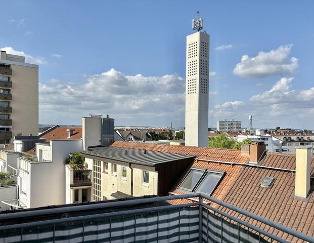 Penthouse-Apart. Erstbezug nach Renovierung | Dachterrasse | 1min zur S-Bahn | EBK & Stellplatz inkl - Photo 1