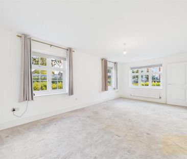 4 bedroom detached house to rent - Photo 3