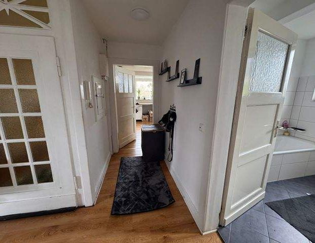 Individuelle Dachgeschoss-Wohnung mit Gartennutzung in Lüdenscheid (Innenstadt) - Photo 1