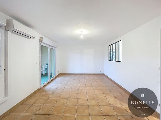 A LOUER AVIGNON - SECTEUR PONT DES 2 EAUX ( 84000 ) : T3 non meublé - avec terrasse - 1 place de parking - climatisé., - Photo 1