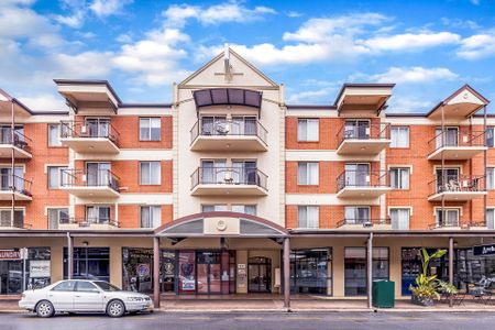 Fully Furnished Apartment in CBD! - Photo 2