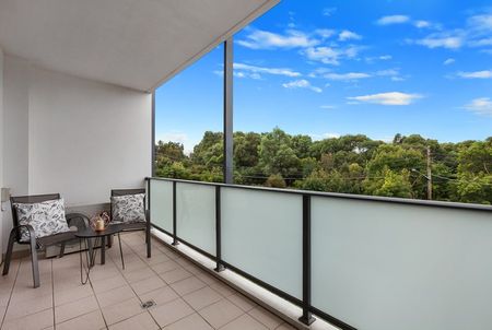Two Bedroom Inner City Apartment - Photo 3