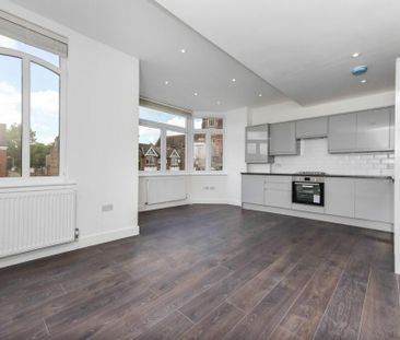 3 bedroom flat to rent - Photo 4